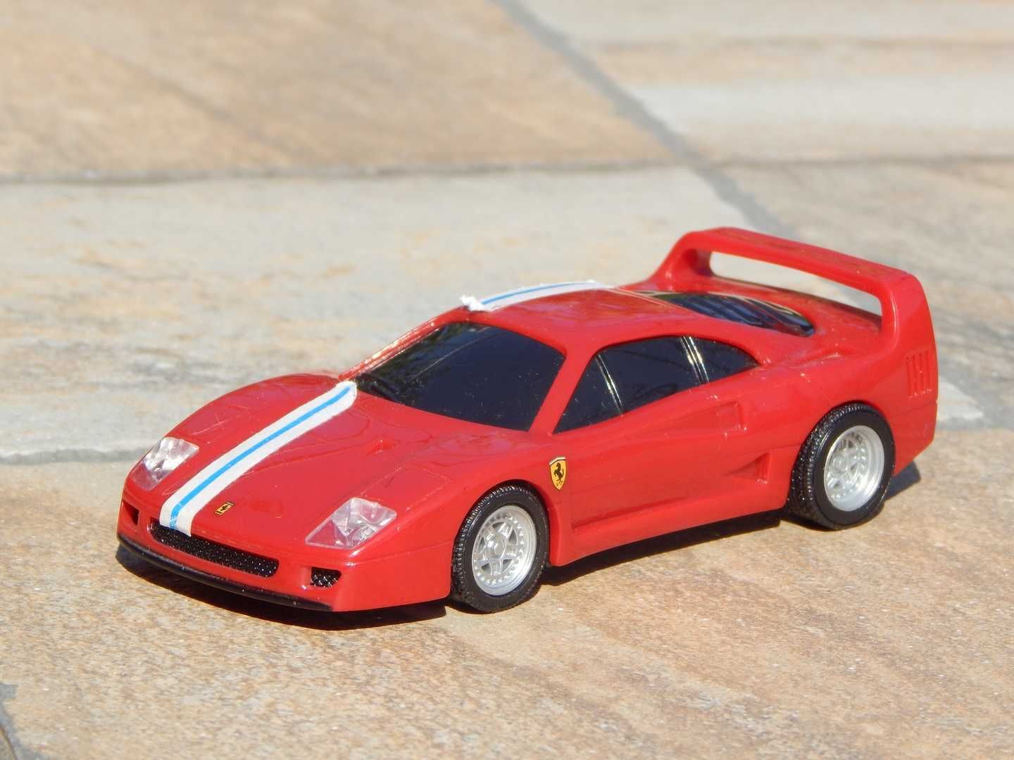 Macheta jucarie Ferrari F40 Hot Wheels 1:38 V Power Shell