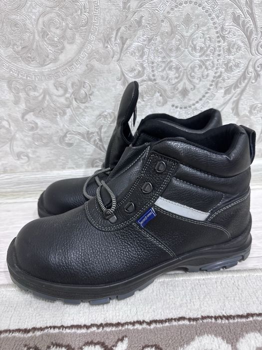 Продам рабочие сапоги