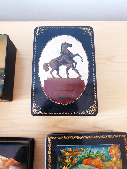 Стари кутии за бижута Федоскино