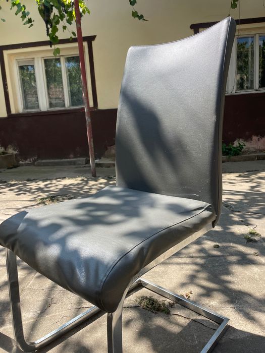 Vând masă de bucatarie