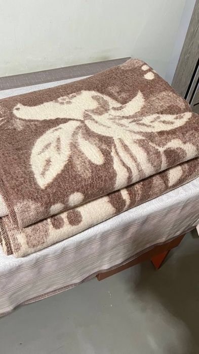 Продам шерстяные одеяла