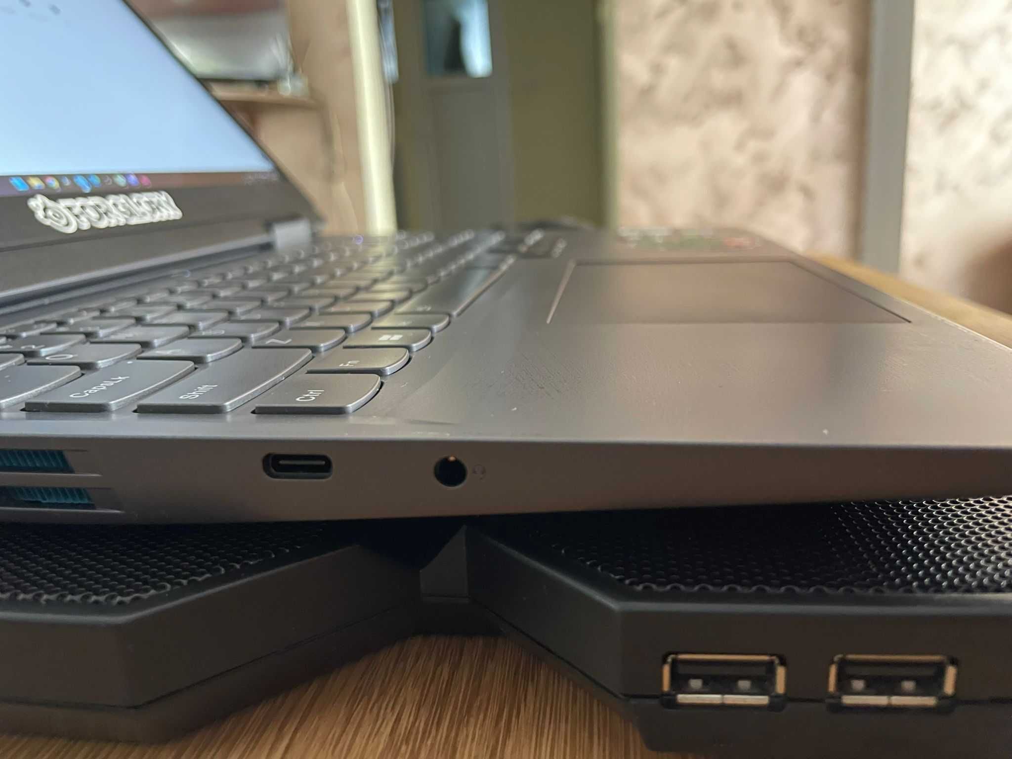 Laptop Lenovo Gaming 15.6'' LOQ 15IRH + Accesorii ( Casti + Mouse )