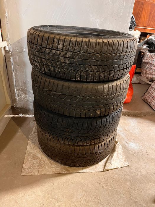 Продается Зимние шины
