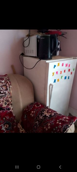 Продаётся  столик табуретки раковина зеркало