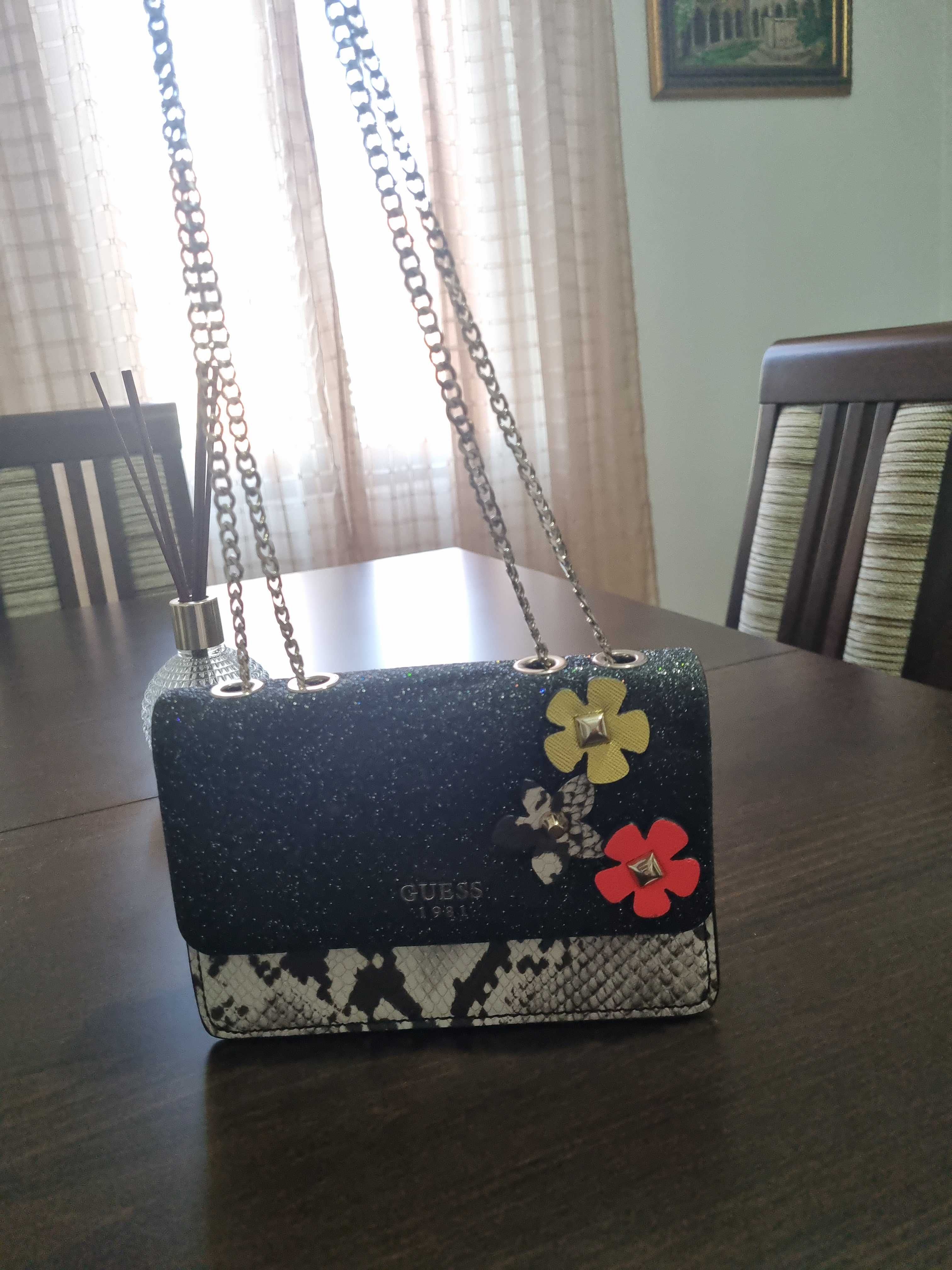 Дамска чанта Guess