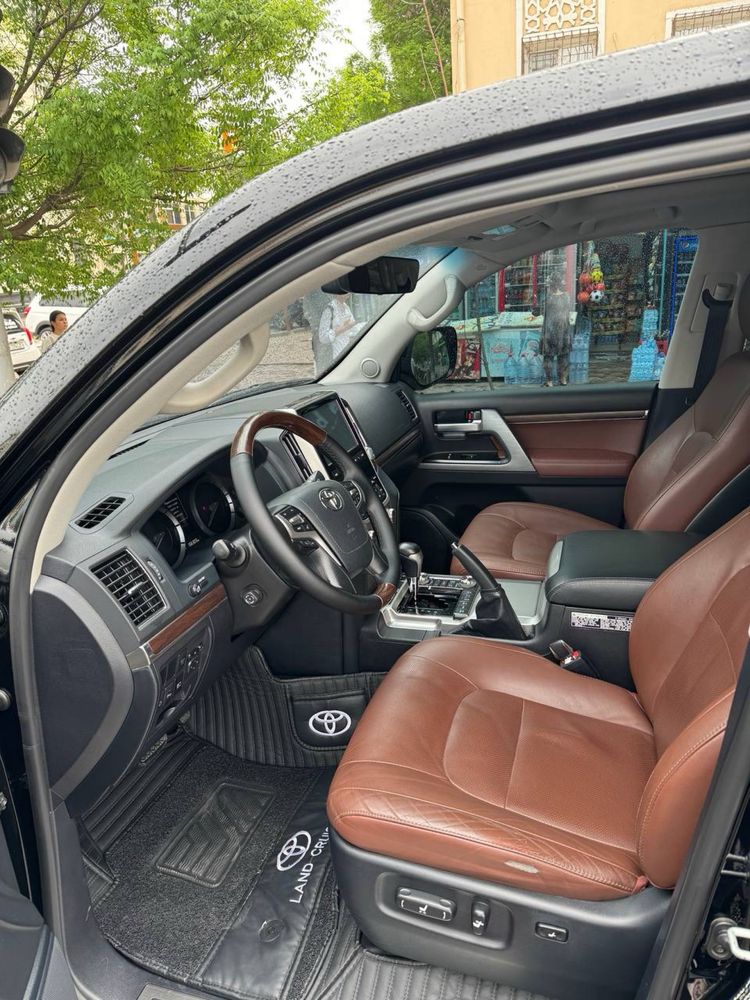 Toyota Land Crusier 200