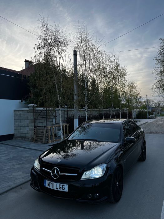 Mercedes C220 CDI anul 2011