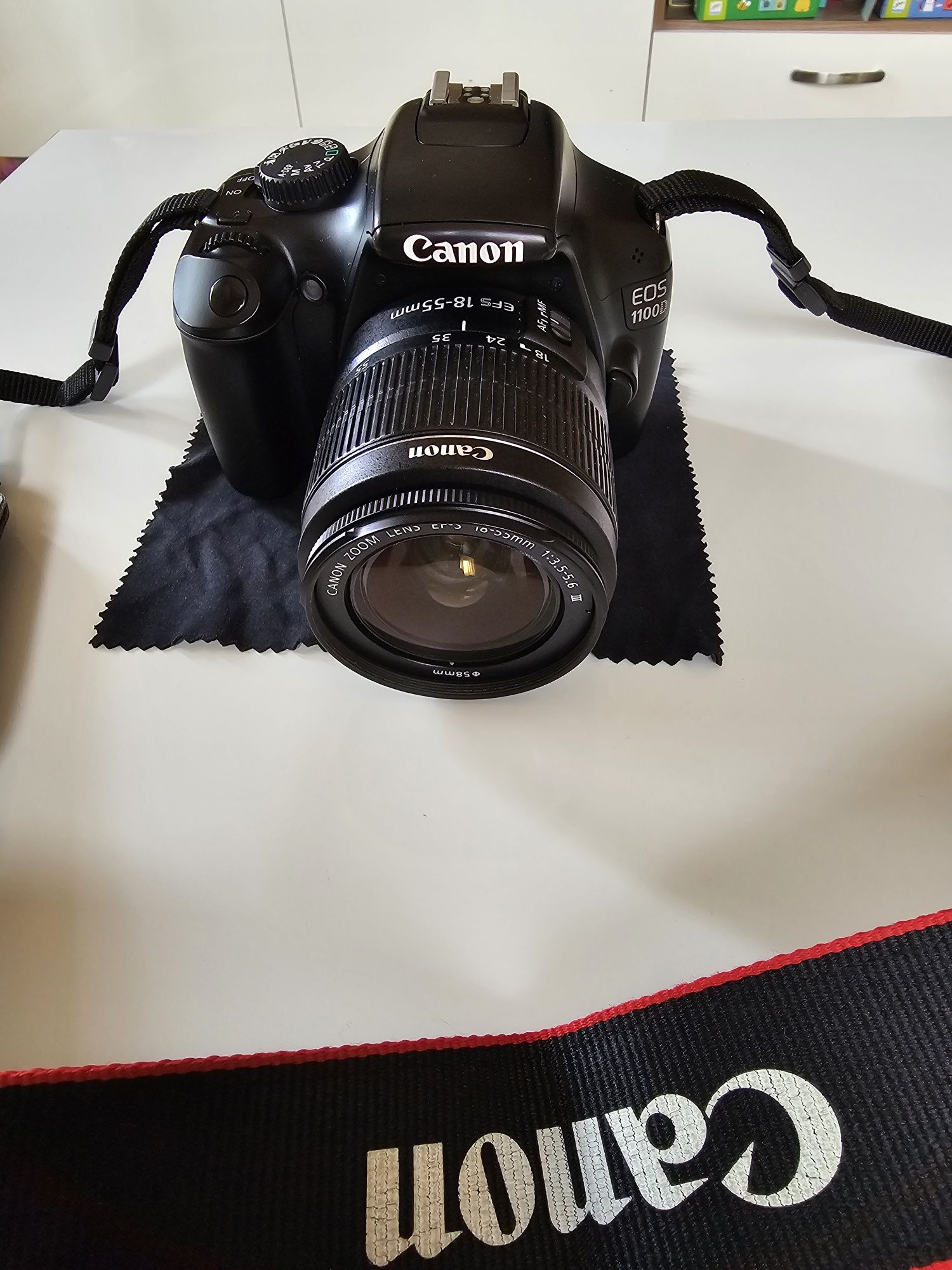 DSLR фотоапарат Canon EOS 1100D