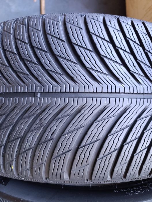 Anvelope de iarnă 245 45 19 Michelin dot 2023