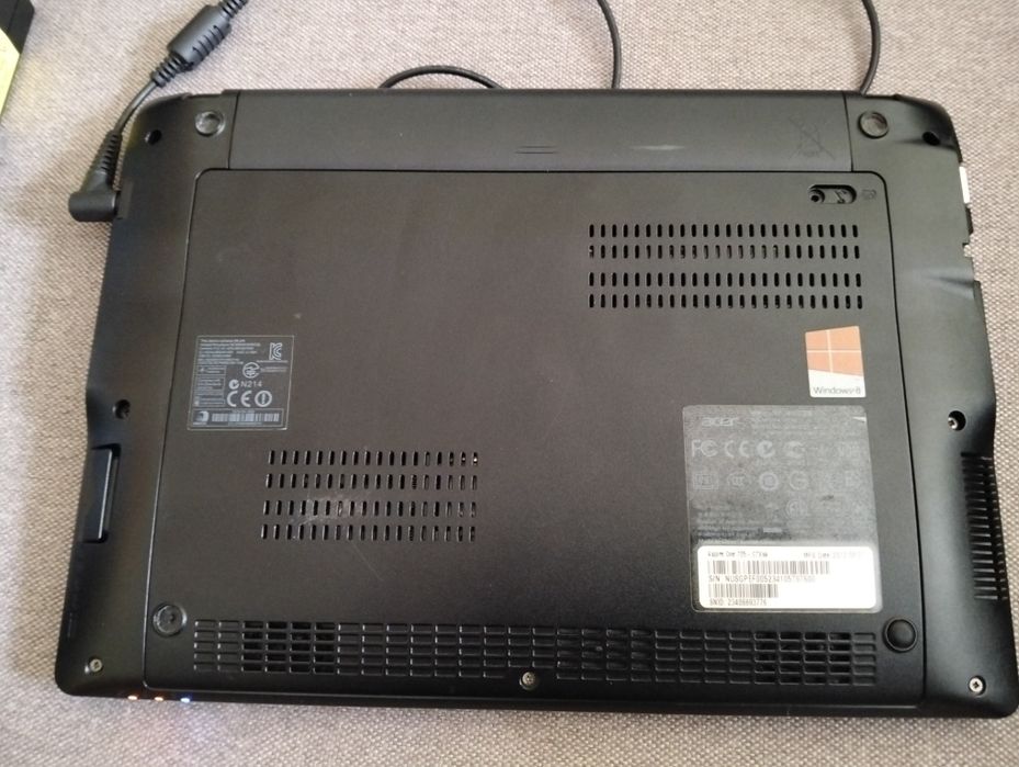 Laptop Acer aspire one 725 impecabil