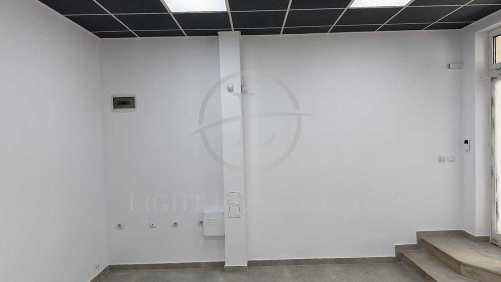 Продава се Магазин в Пловдив, Кършияка - 45 кв.м за 1978 €/кв.м - Снимка #1