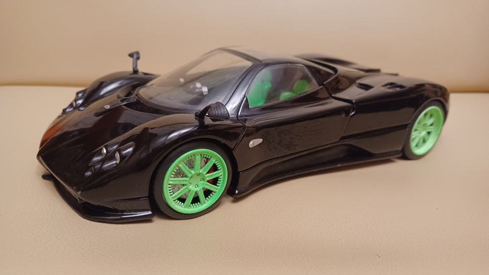 Machetă Pagani Zonda 1 18