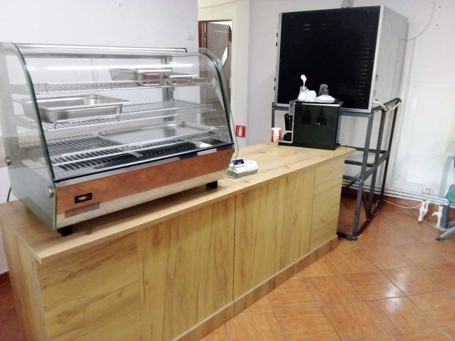 Vindem vitrină caldă