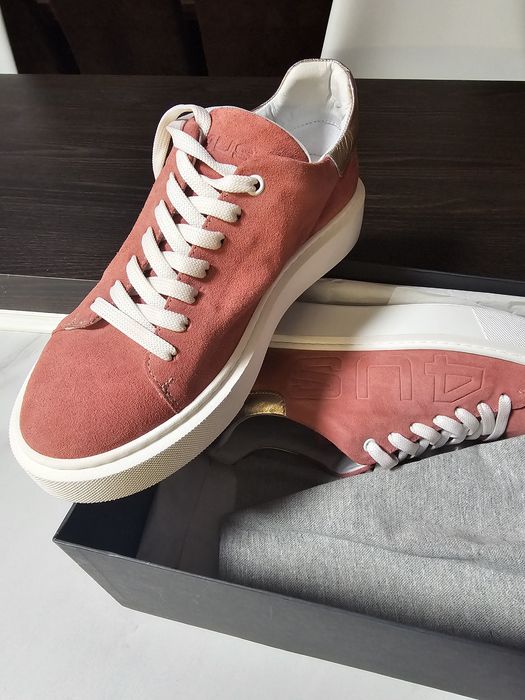 Продавам обувки Пачоти 4US