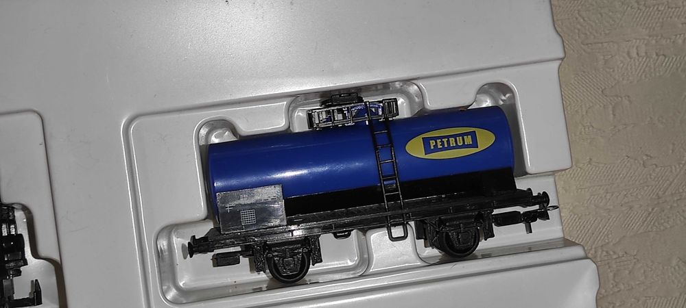 locomotiva scara ho + 4 vagoane MEHANO