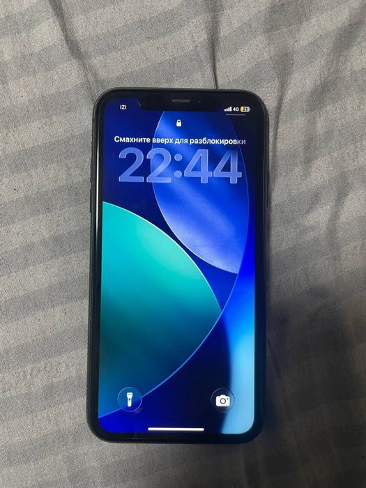 Продам Айфон 11