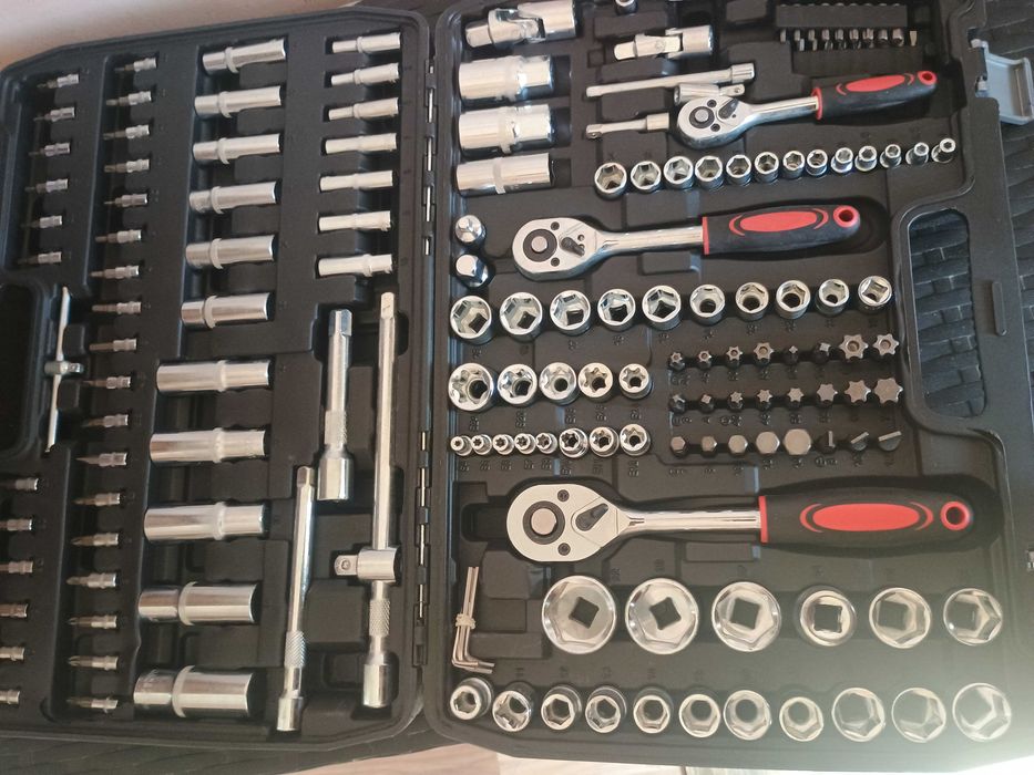 Продавам комплект Гедоре инструменти