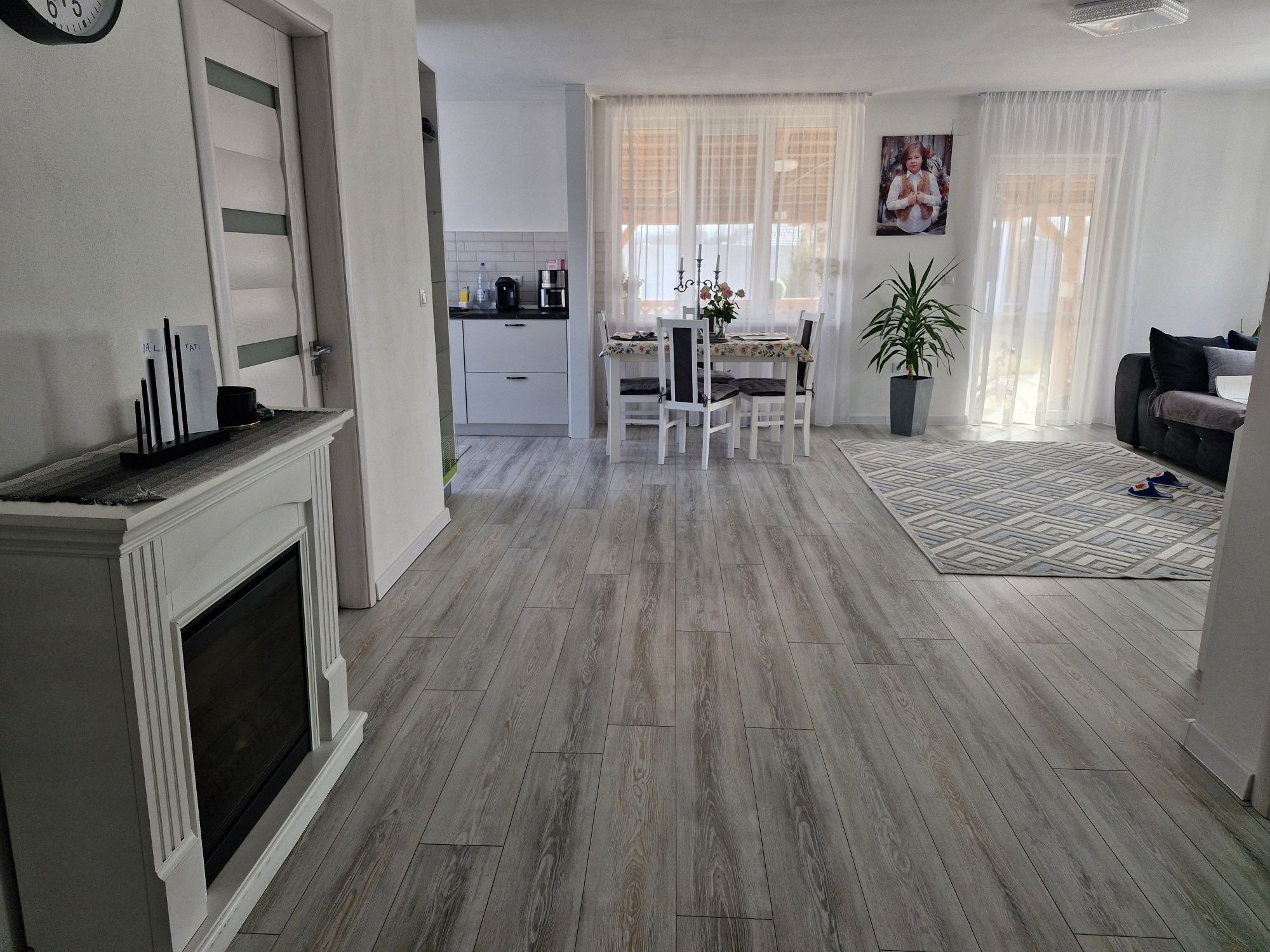 Casă + curte 500 mp, mobilată complet, gata de mutat – Cartier Partoș