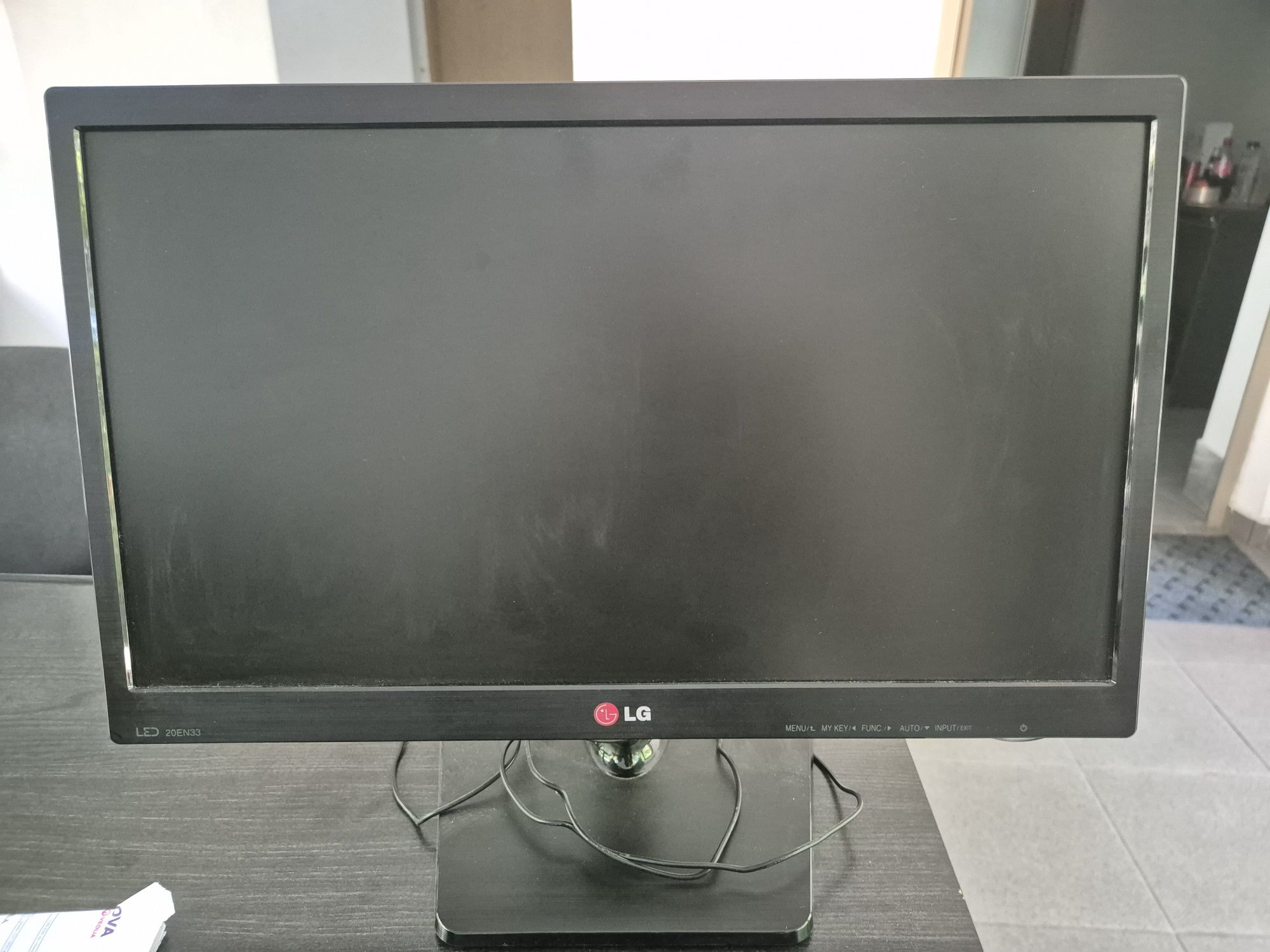 Monitor LG ,second hand ( folosit )
