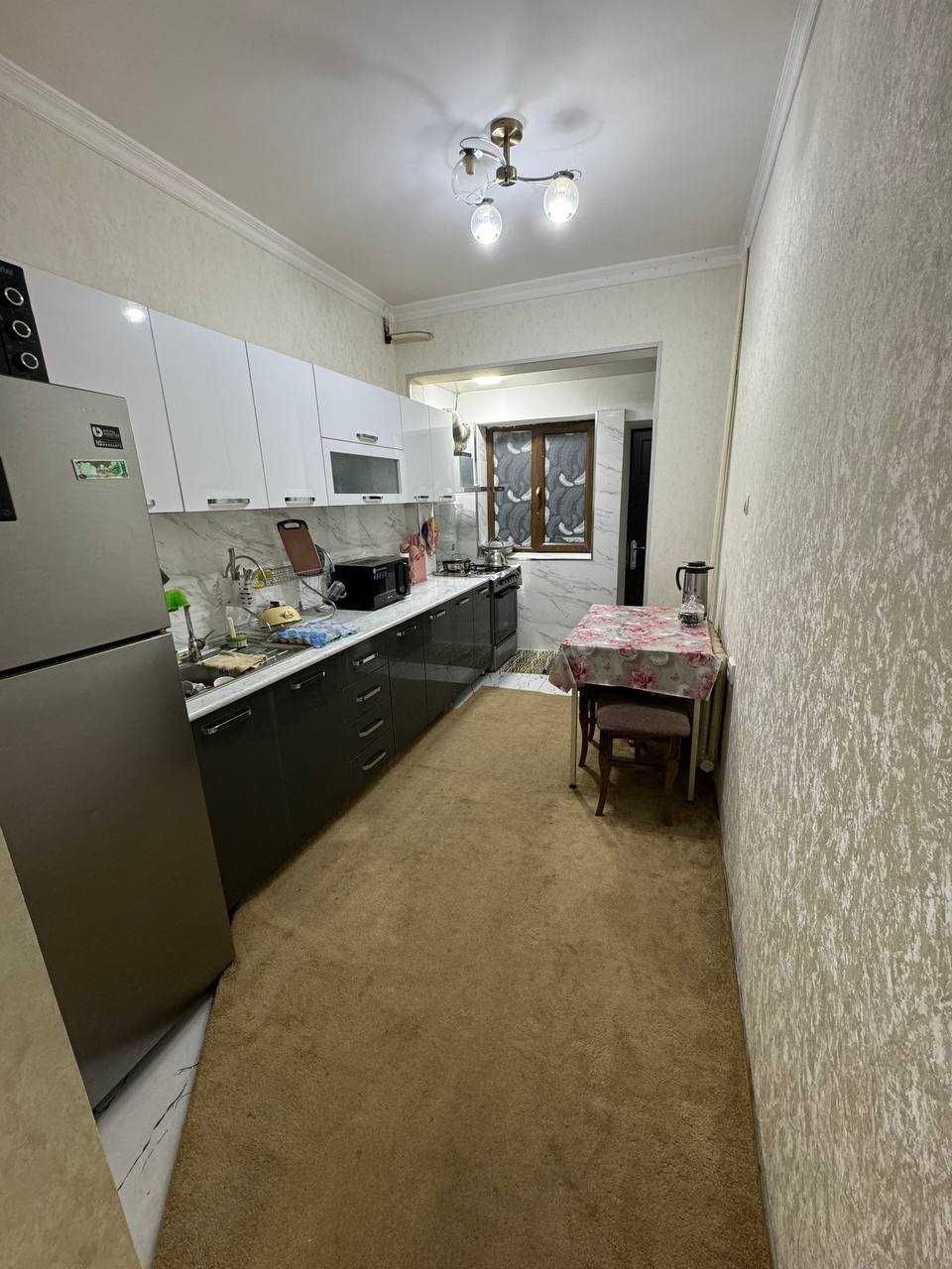 Срочно продаётся квартира в Юнусабад 2 дом 7. 1 этаж в дол дороги