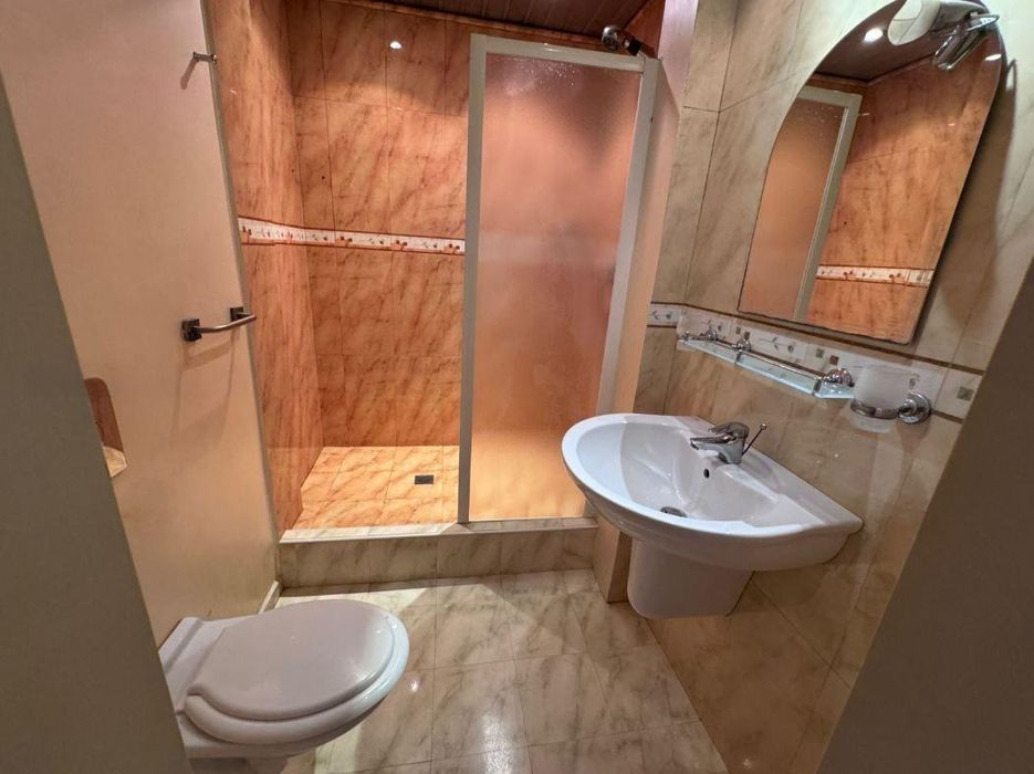 Тристаен апартамент, под наем, Конфуто