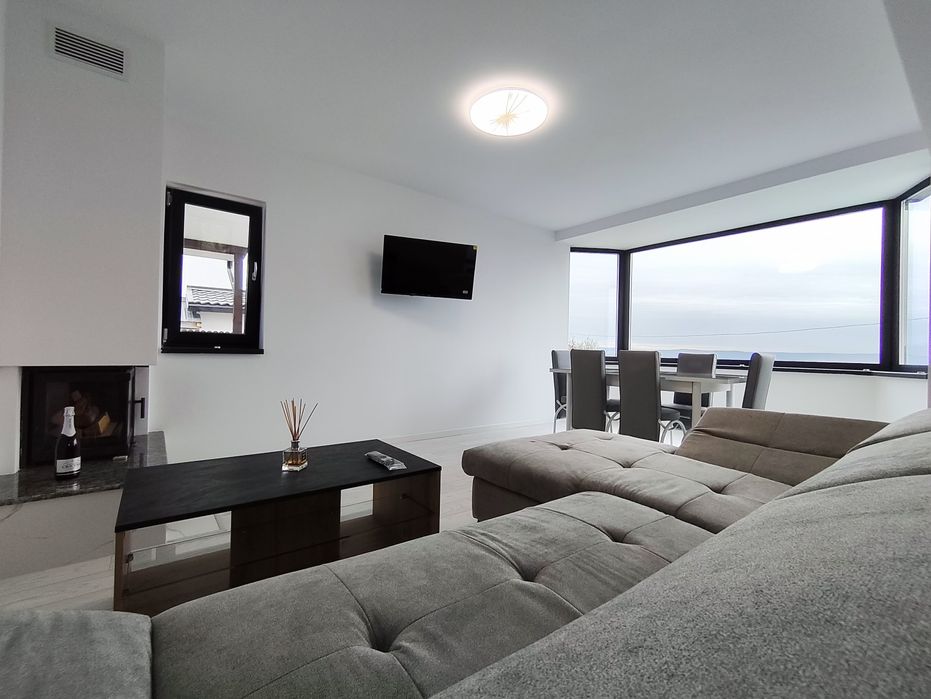 Casa, 3 dormitoare+living, 2 bai, terasa și curte