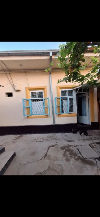 Трех комнатная квартира в общем дворе