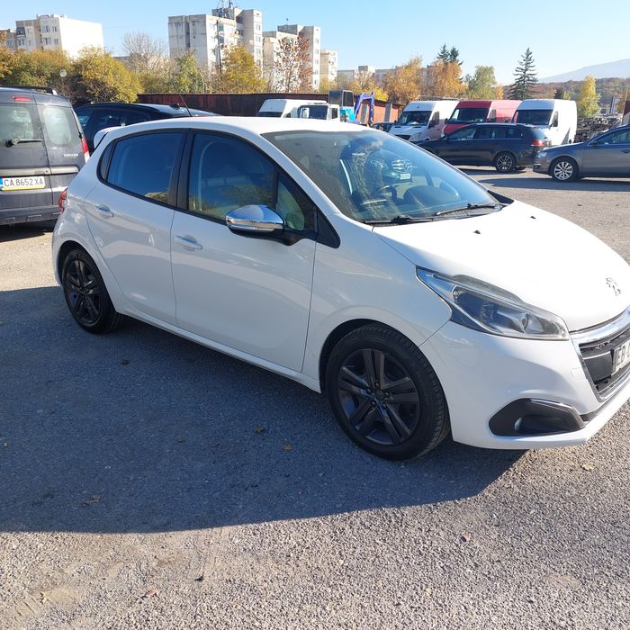 Peugeot 208 benzin