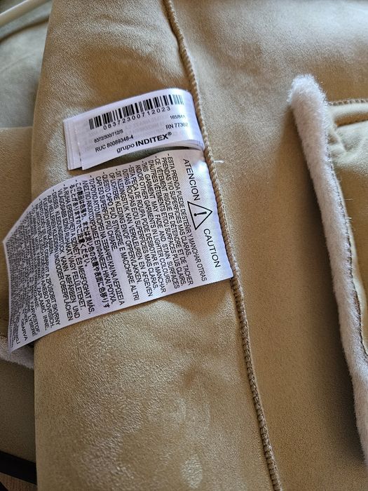 Haina scurta blana artificiala