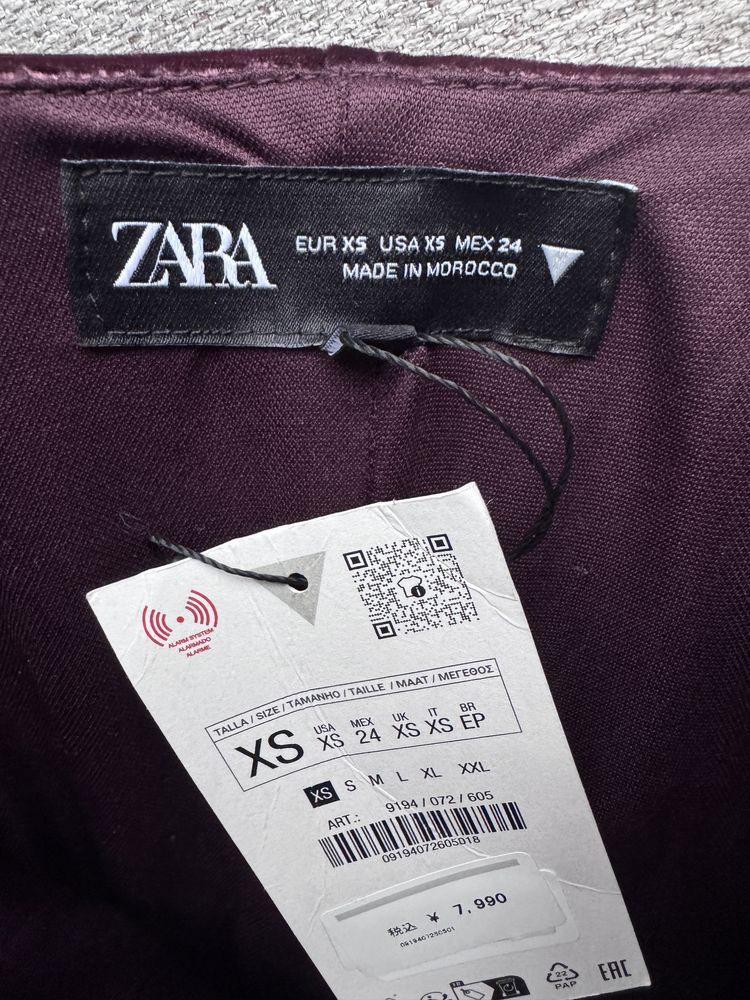 Zara НОВА рокля XS