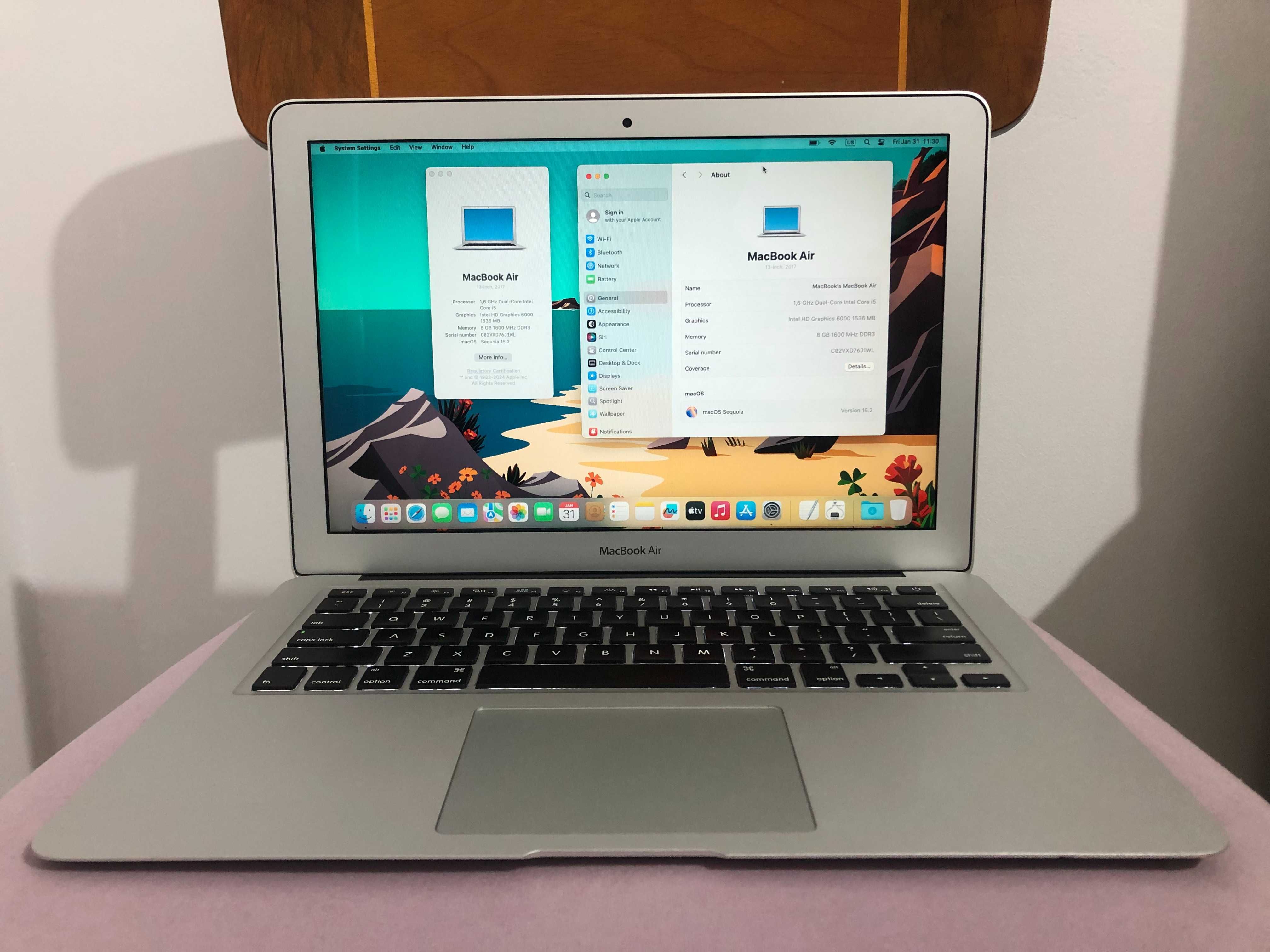 MacBook Air 13,3 inch 2017 i5 1,6 GHz,8 GB,SSD 256 GB. IMPECABIL