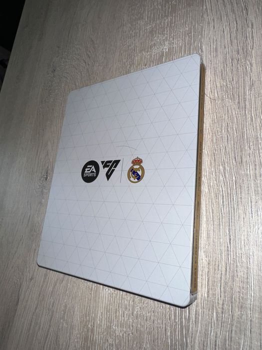 FC 25 ps5 (+ Real Madrid case)
