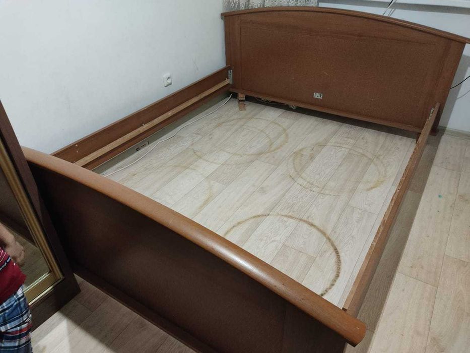 Продам дешево Спинки и раму кроватную от двухспалки