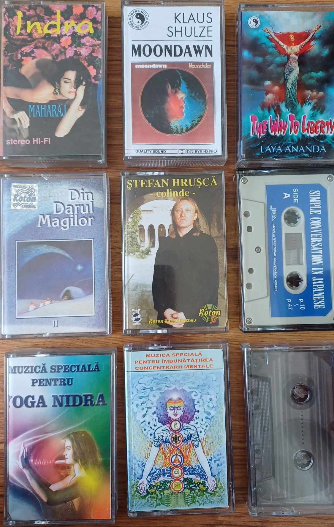 Vând casete audio