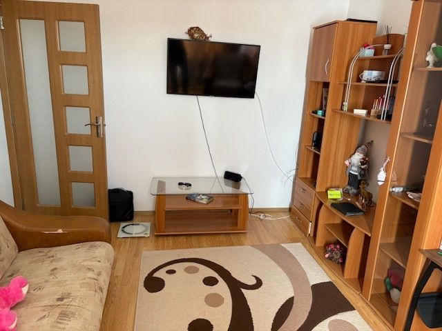 Închiriez apartament Plopeni