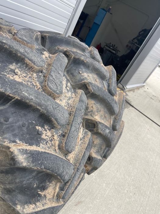 Vand cauciucuri buldo de fata !