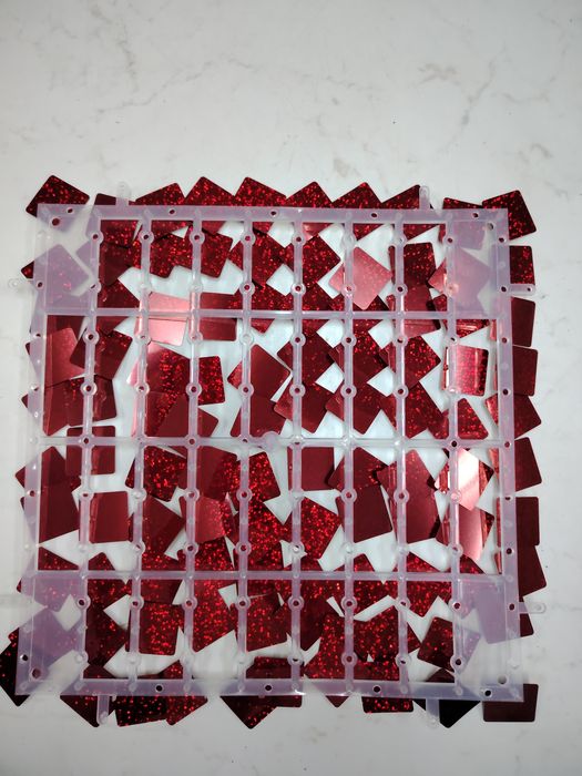 Стена от пайети на модоли