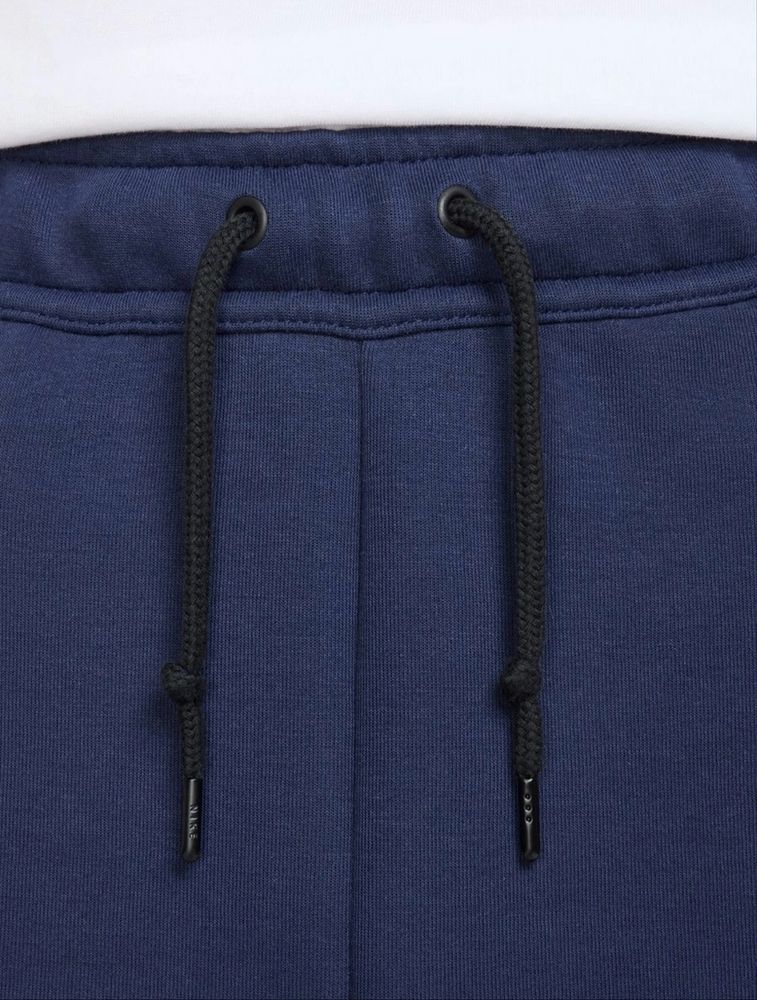 НАМАЛЕНИЕ! (XL) Nike Tech Fleece къси панталони