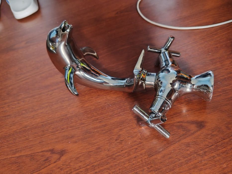Robinet delfin decorativ