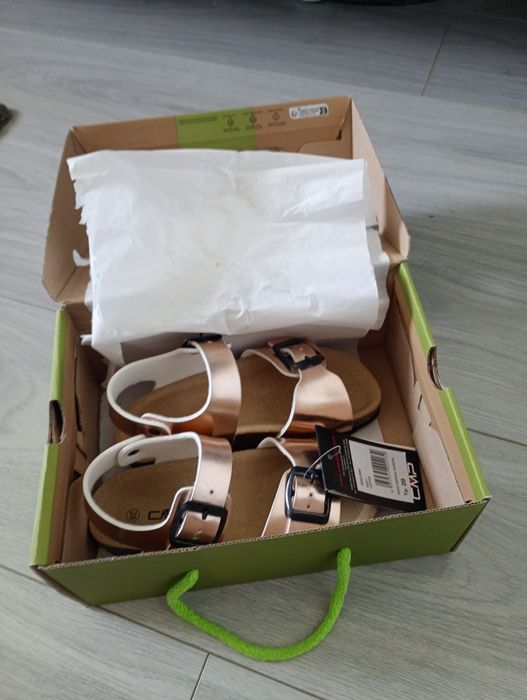 Sandale noi cu eticheta 28