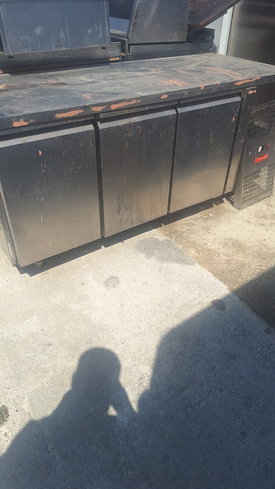 Masa rece, vitrina rece cu banc,dulap frigorific