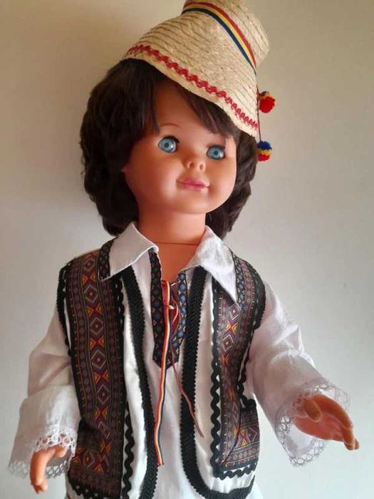 Papusa veche de colectie Lissi Batz