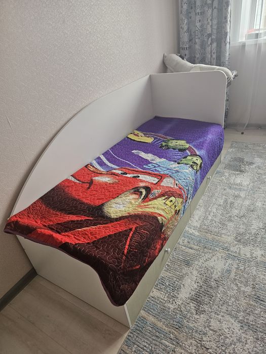 Продам кровать детская бу