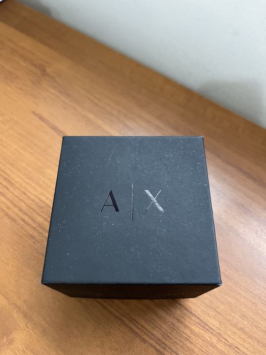 Златист часовник Armani