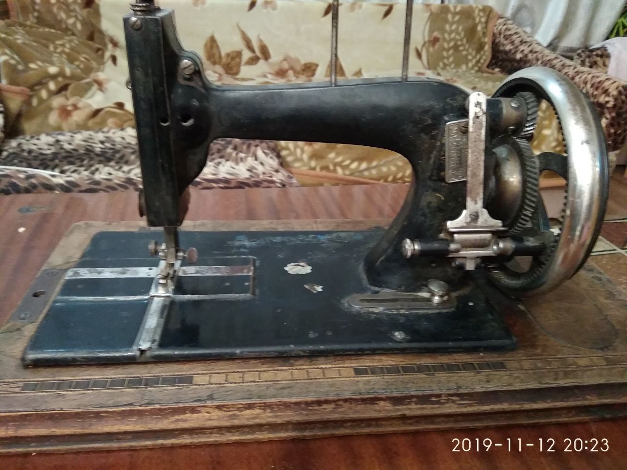 Антикварная швейная машинка "Клеманс Мюллер Дрезден" или "Gritzner " т