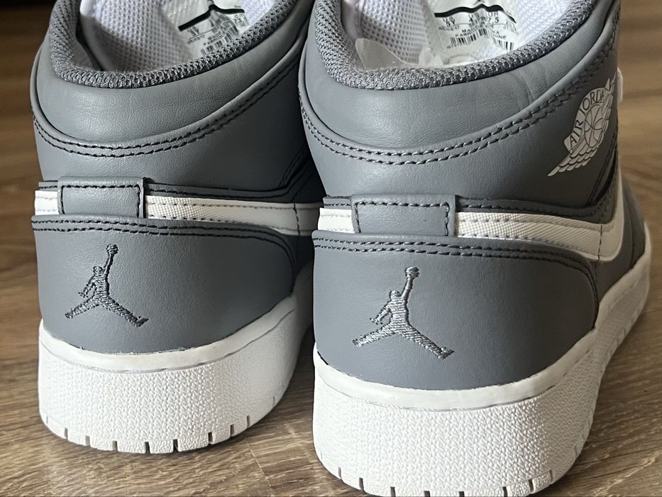 Air Jordan 1 Mid Cool Grey… produs original