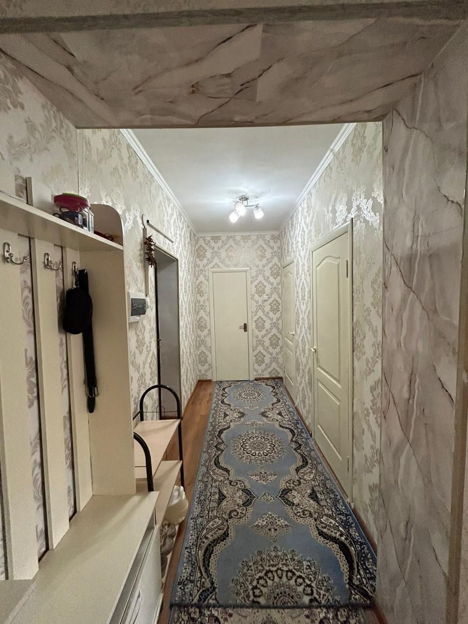 Уй сатылады. 2 Арыс жакта 2 бөлмелі