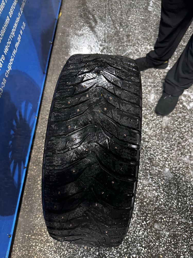 Продаю зимние шины Kumho и диски 18 размера