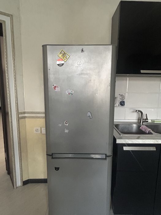 Холодильник indesit