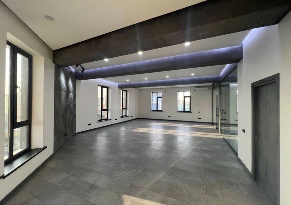 Аренда под офис 5 минут от метро Ташкент! 177м2 18$ 1м2 БЦ!